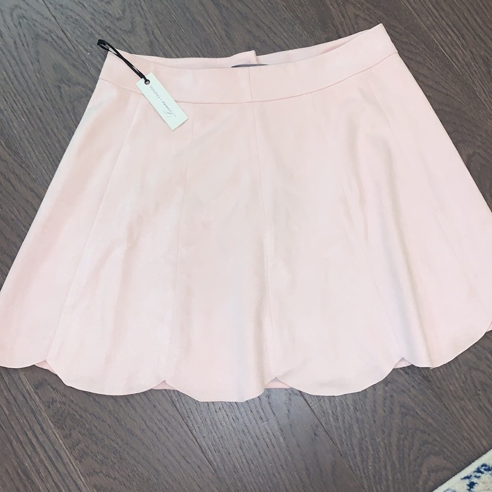 HP ๐ NWT Pale Pink Suede Scalloped Mini Skirt - Picture 4 of 4